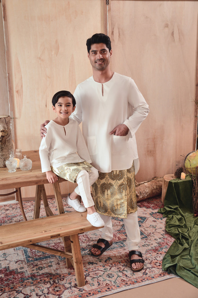 The Legend Pesak Kurta - White