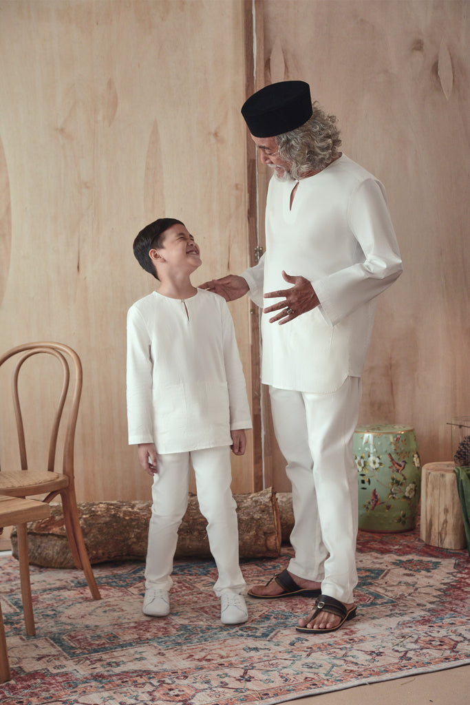 The Legend Pesak Kurta - White