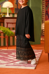 The Rasa Cinta Jacquard Skirt - Festive Black