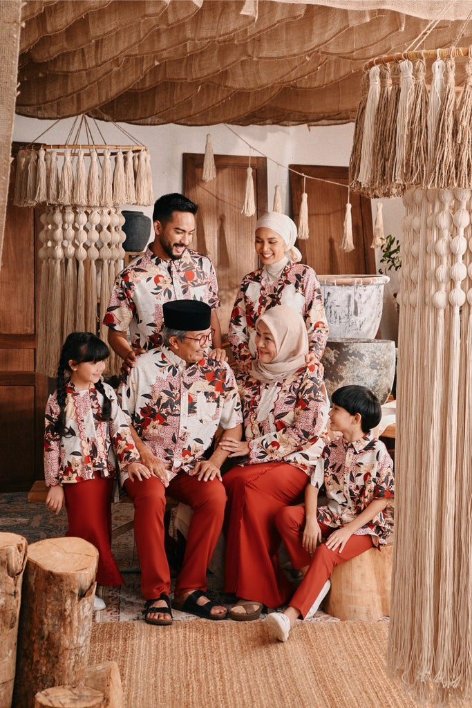 The Bay Men Batik Shirt Blooming – - Main Image