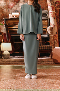 The Akar Kita Folded Skirt - Pine Green