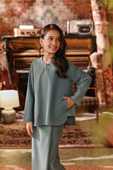 The Akar Kita Kedah Blouse Top - Pine Green