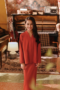 The Akar Kita Kebaya Top - Mandarin Red