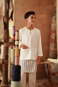 The Asal Kita Baju Melayu Teluk Belanga - Off White