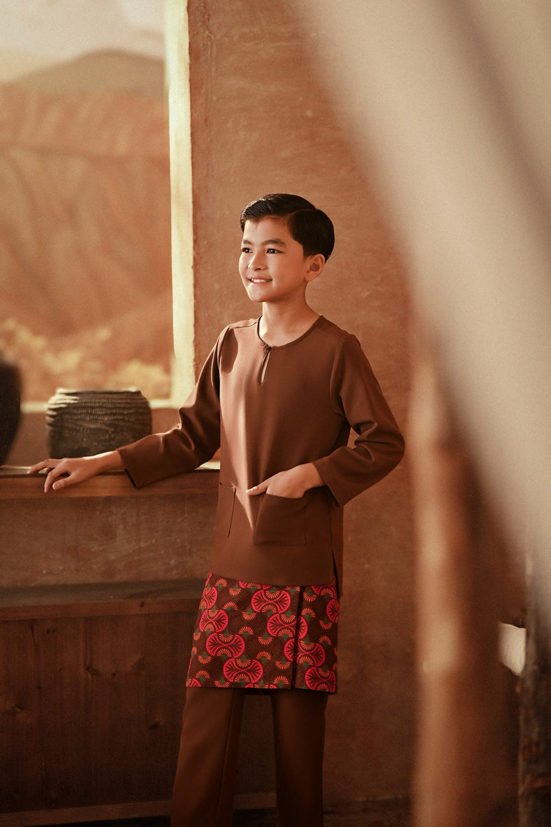 The Asal Kita Baju Melayu Teluk Belanga - Milk Chocolate