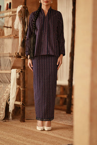 The Asal Kita Women Lace Skirt - Navy Plus