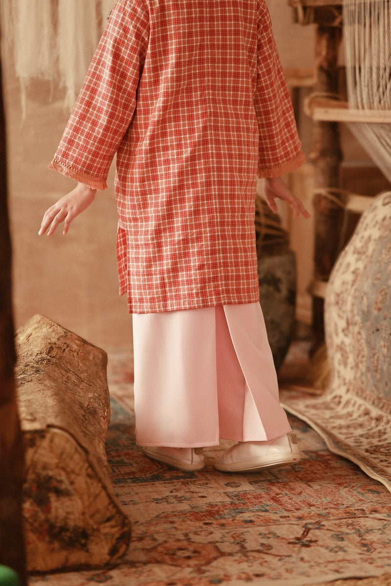 The Asal Kita Lace Skirt - Coral Blush