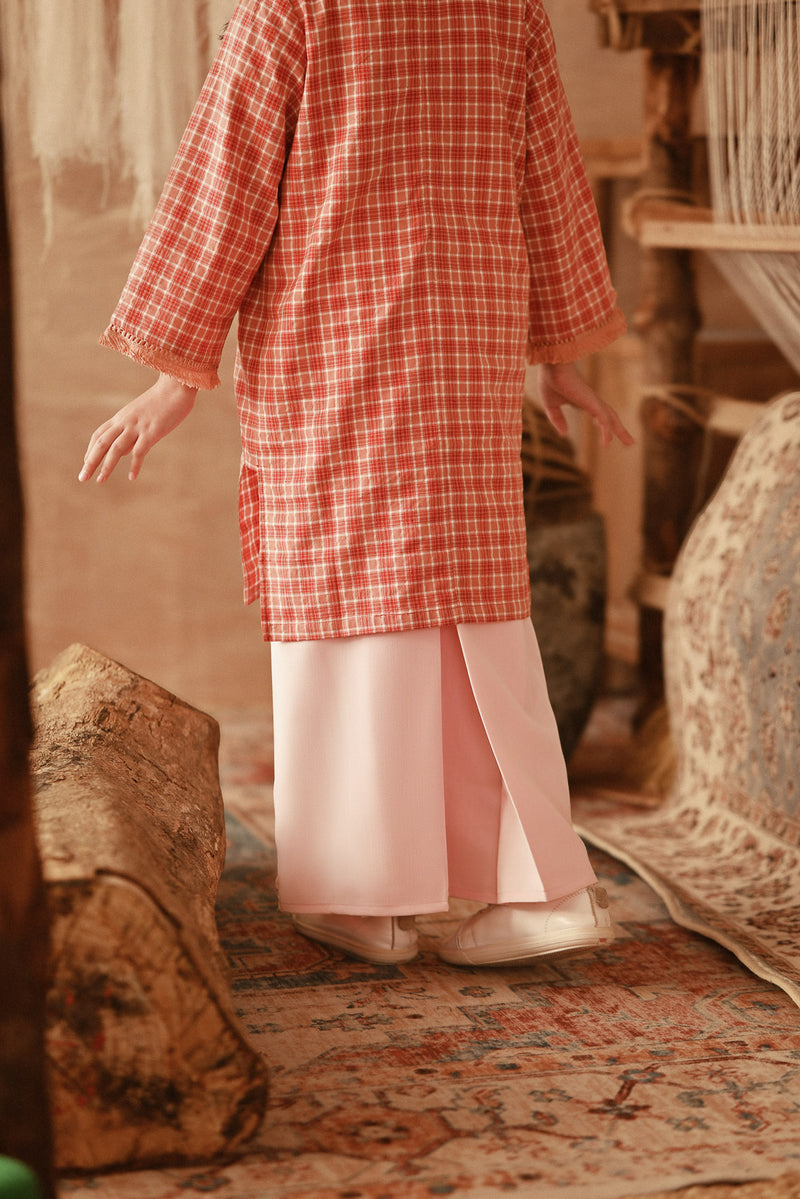 The Asal Kita Lace Skirt - Coral Blush