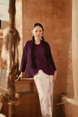 The Asal Kita Women Embellish Kebaya Top - Purple Manggis