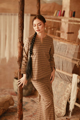 The Asal Kita Women Kedah Broderie Blouse - Plummy Plaid