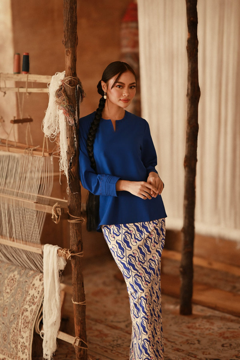 The Asal Kita Women Kedah Broderie Blouse - Classic Blue