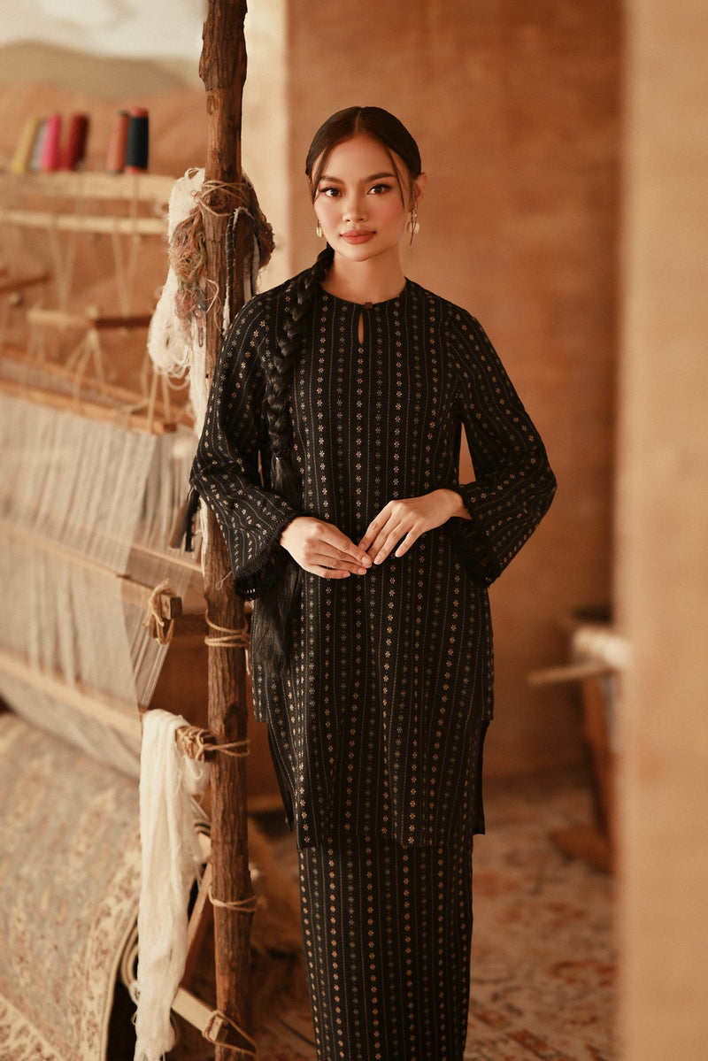 The Asal Kita Women Pesak Kurung Top - Bloom Line