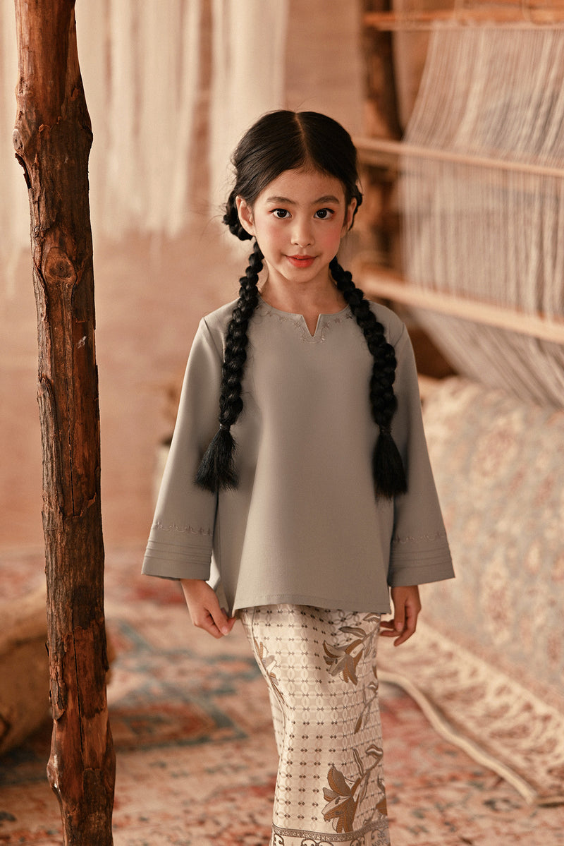 The Asal Kita Kedah Broderie Blouse - Champagne