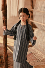 The Asal Kita Pesak Kurung Top - NightTwin