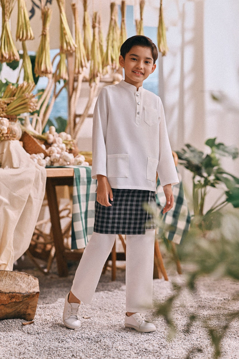 The Courtyard Baju Melayu Cekak Musang - Off White