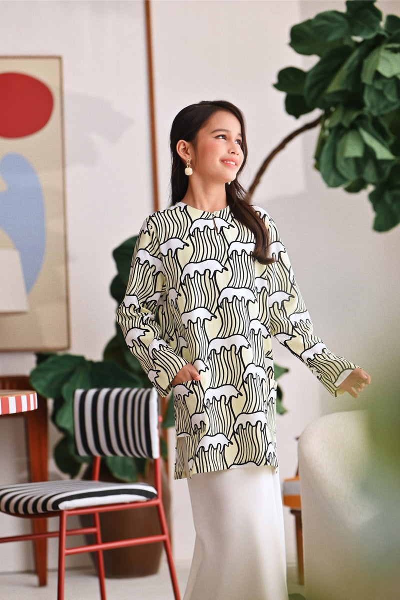 The Akari Nyaman Kurung Top - Nami