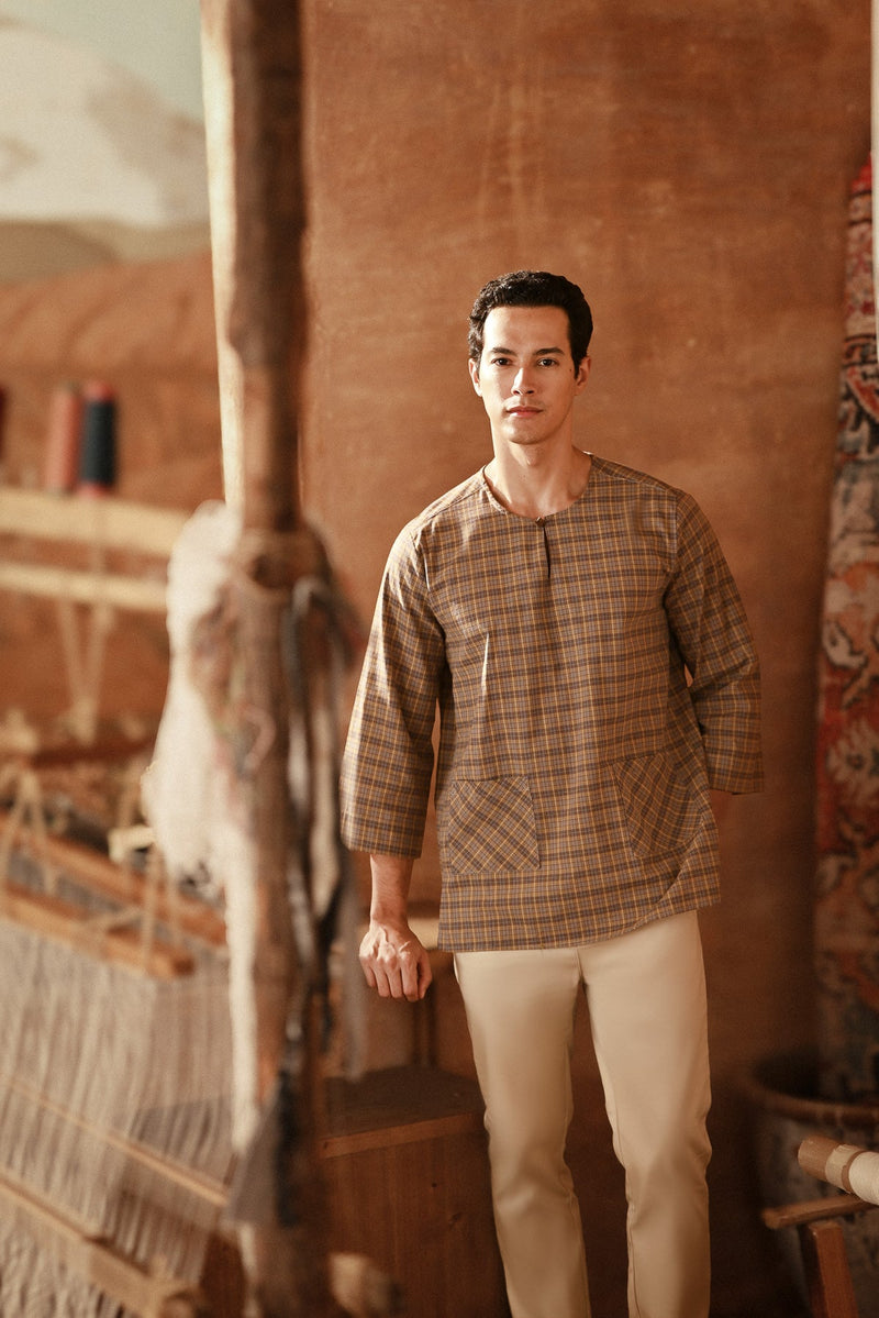The Asal Kita Men 3/4 Sleeve Kurta - Plummy Plaid