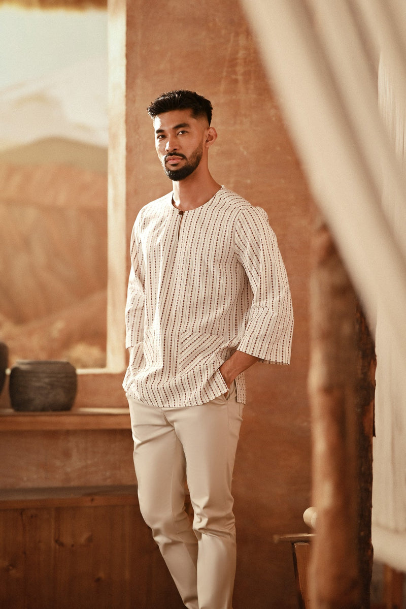 The Asal Kita Men 3/4 Sleeve Kurta - Creamish Plus