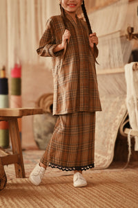 The Asal Kita Lace Skirt - Pecan Tartan