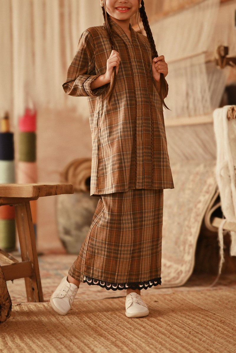 The Asal Kita Lace Skirt - Pecan Tartan