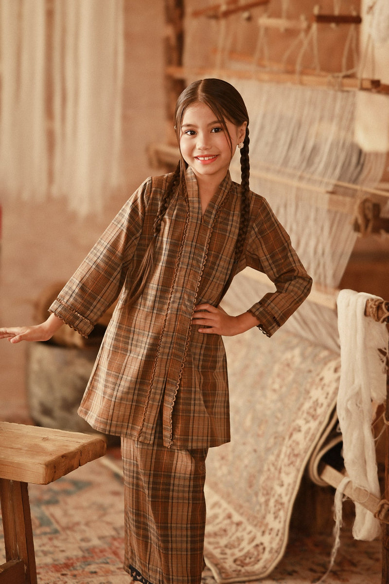 The Asal Kita Kebarung Top - Pecan Tartan