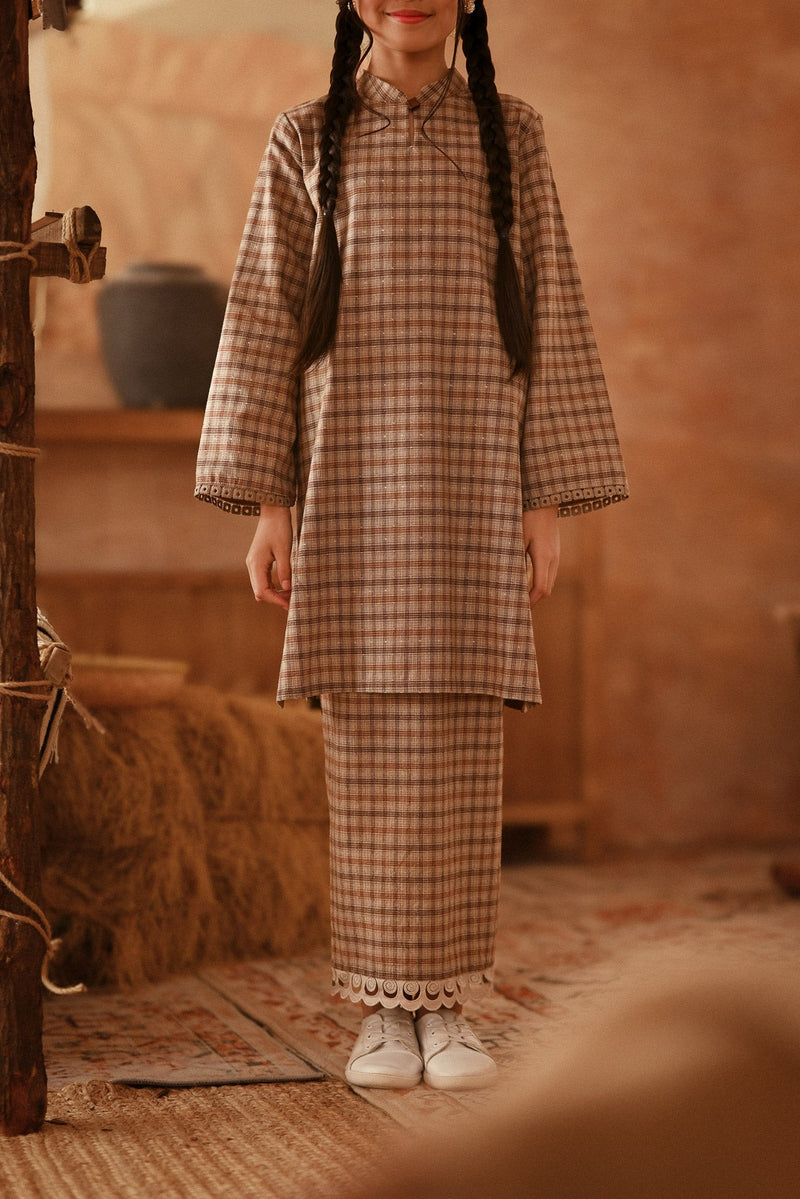 The Asal Kita Lace Skirt - Wood Finebox