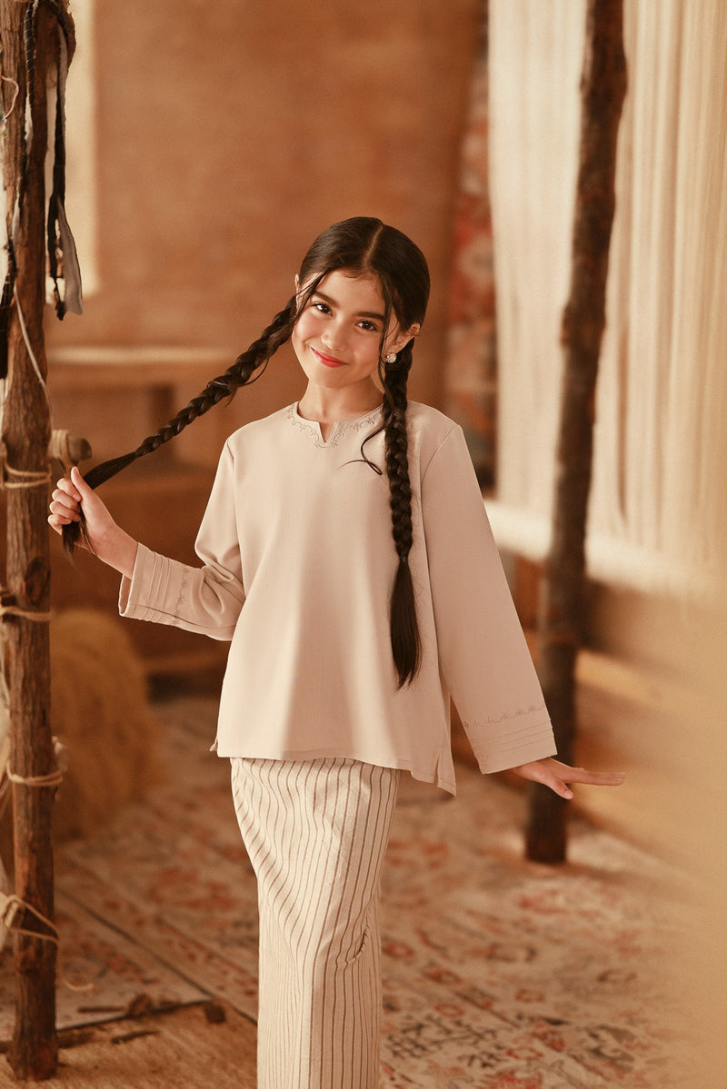 The Asal Kita Kedah Broderie Blouse - Nude