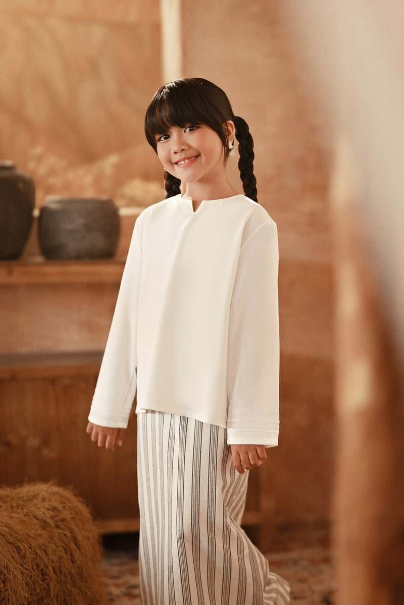 The Asal Kita Kedah Broderie Blouse - Off White