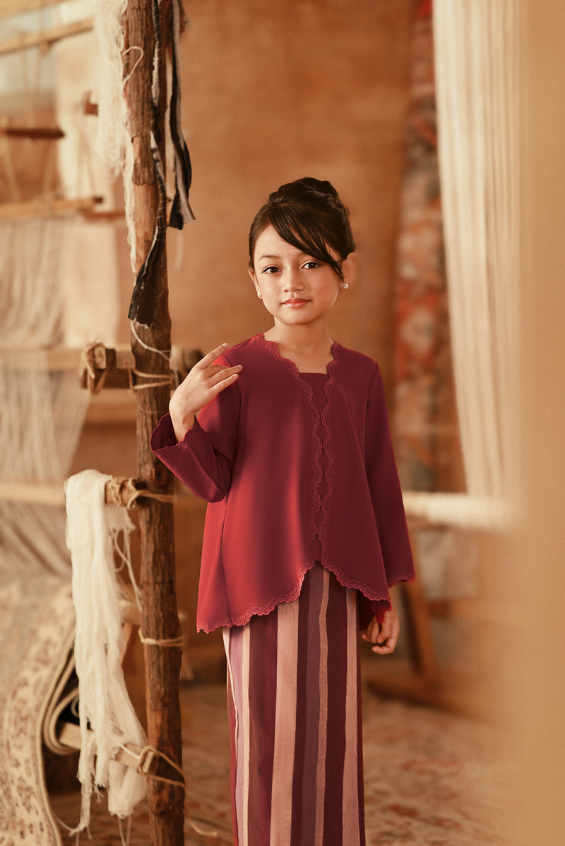 The Asal Kita Embellish Kebaya Top - Rumba Red