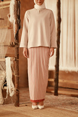 The Asal Kita Women Lace Skirt - Peanut Regal