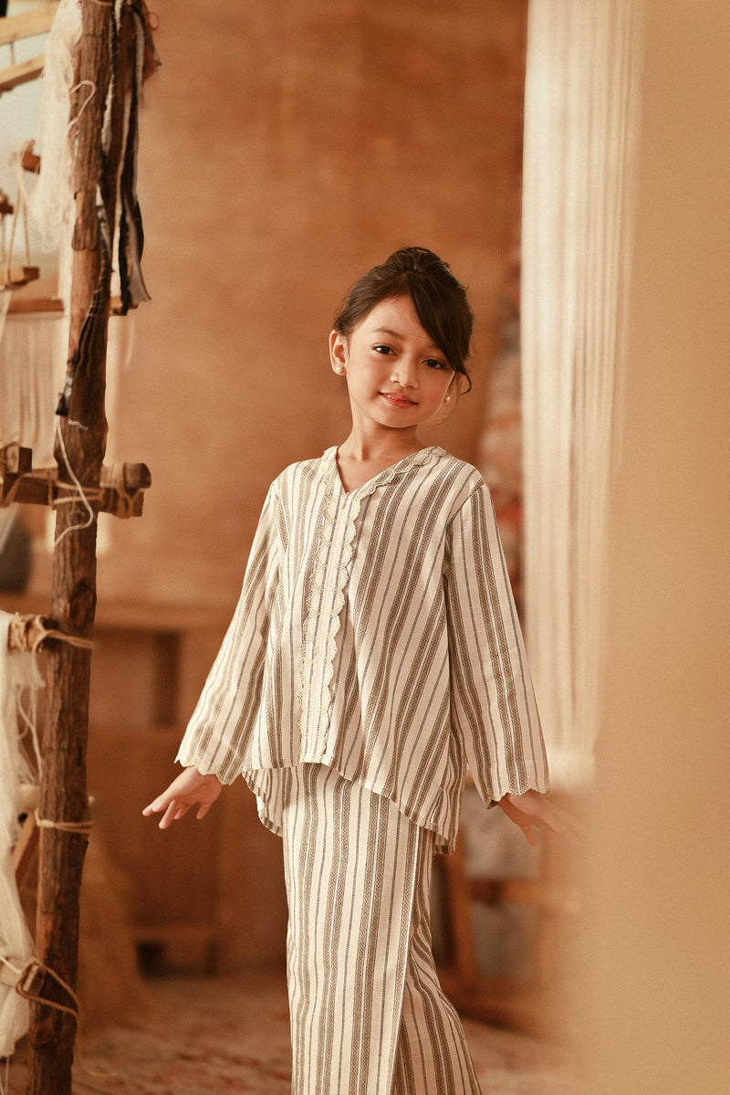 The Asal Kita Embroidered Kebaya Top - Olivine