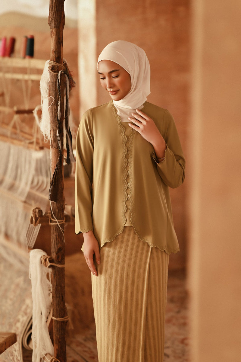 The Asal Kita Women Embellish Kebaya Top - Butter Olive