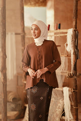 The Asal Kita Women Embellish Kebaya Top - Milk Chocolate
