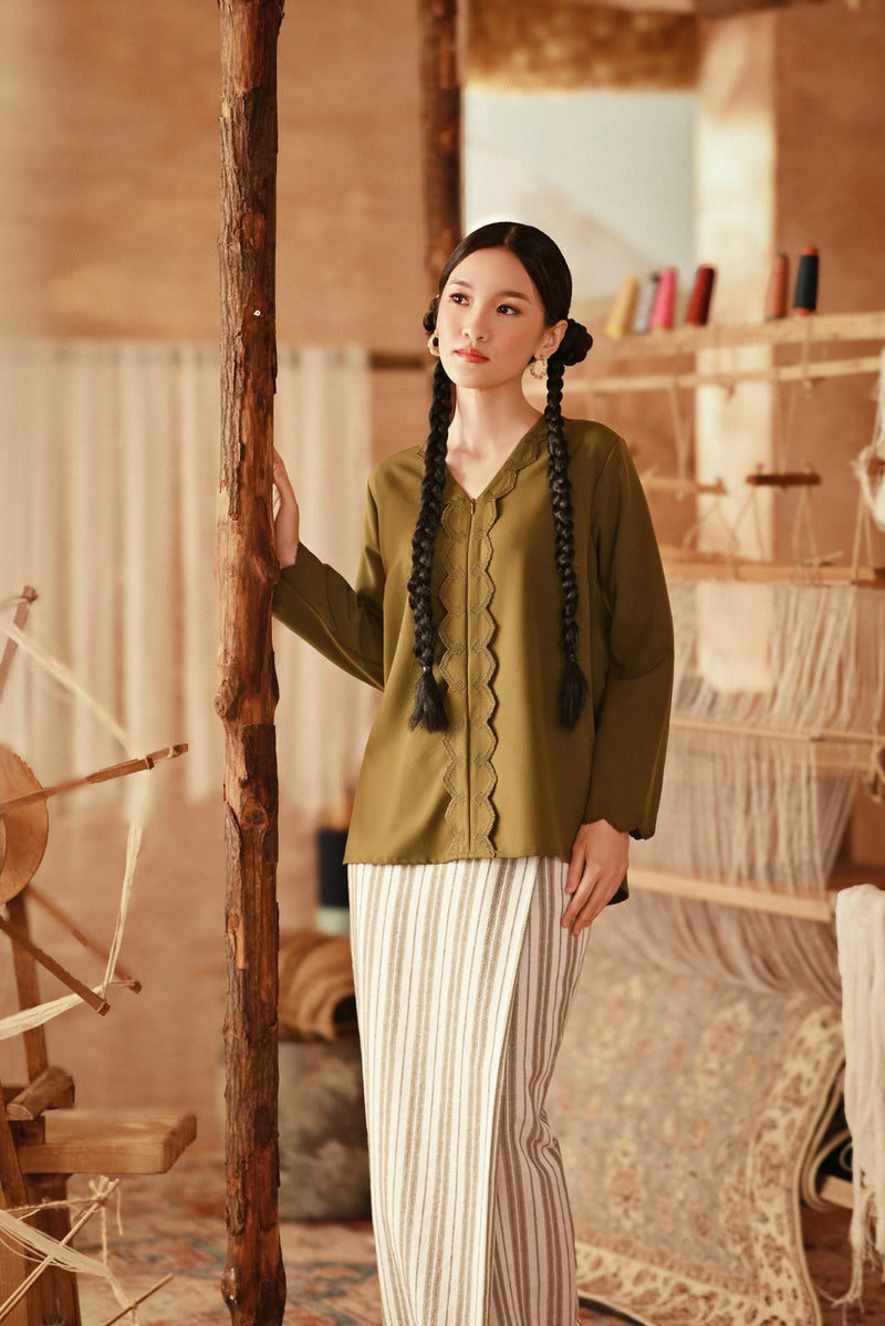 The Asal Kita Women Embroidered Kebaya Top - Green Olive