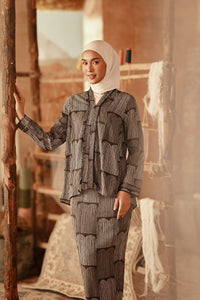 The Asal Kita Women Lace Kebaya Top - Akar