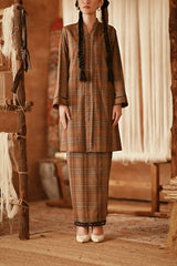 The Asal Kita Women Lace Skirt - Pecan Tartan