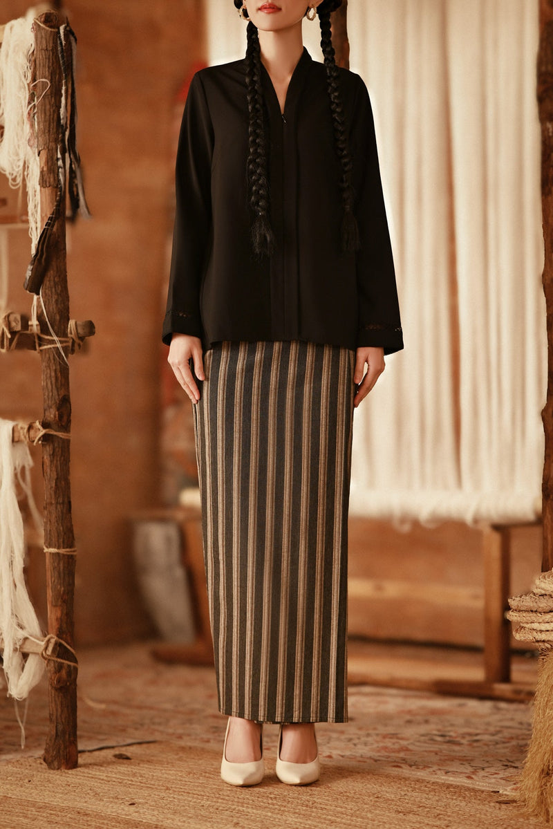 The Asal Kita Women Folded Skirt - Molten Richline