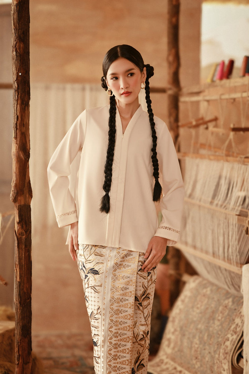 The Asal Kita Women Lace Kebaya Top - Whisper Cream