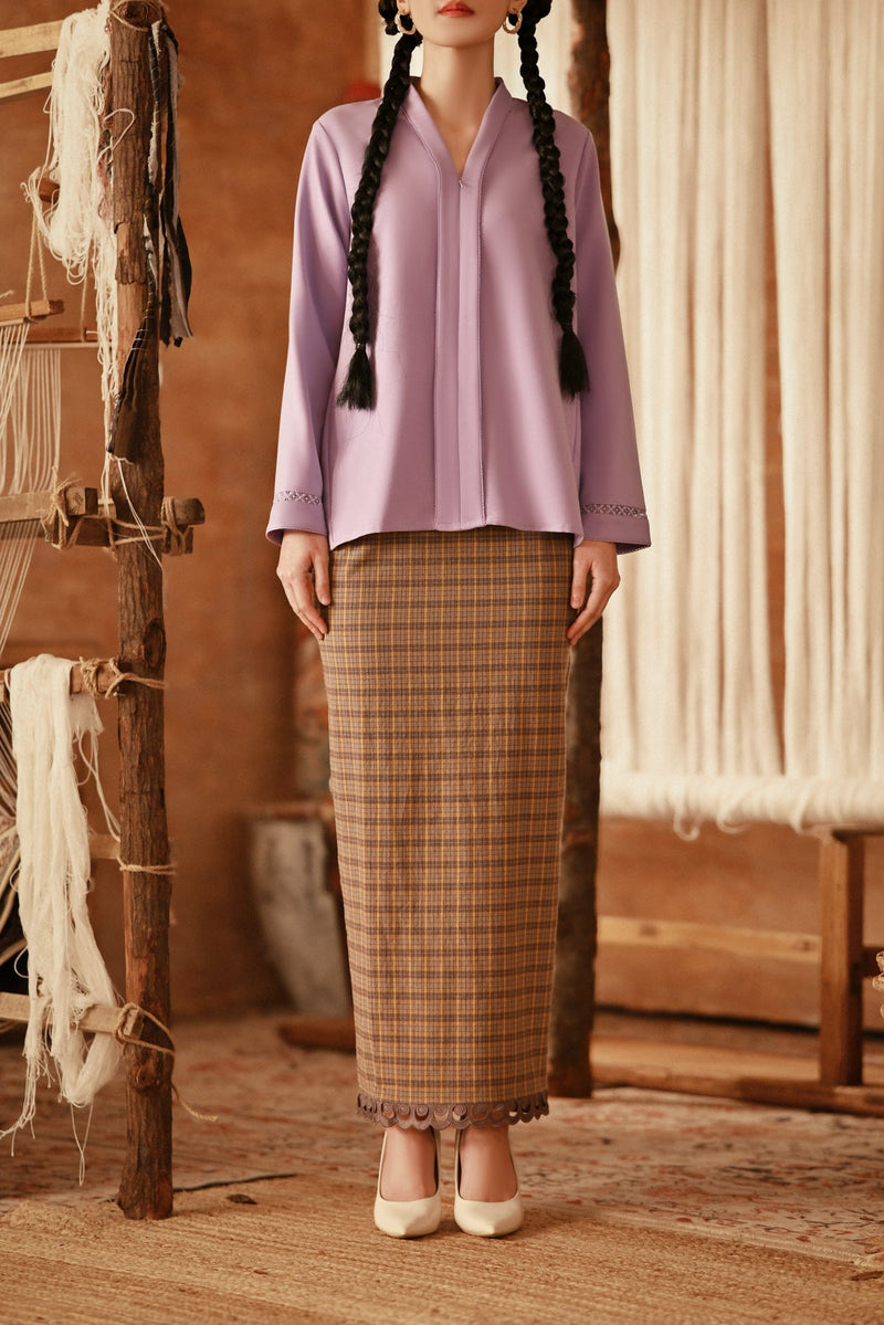 The Asal Kita Women Lace Skirt - Plummy Plaid