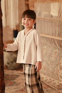 The Asal Kita Embroidered Kebaya Top - Fog Cream