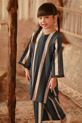 The Asal Kita Pesak Kurung Top - Oceana