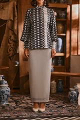 The Hariri Women Lace Skirt - Grey