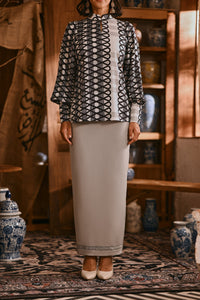 The Hariri Women Lace Skirt - Grey