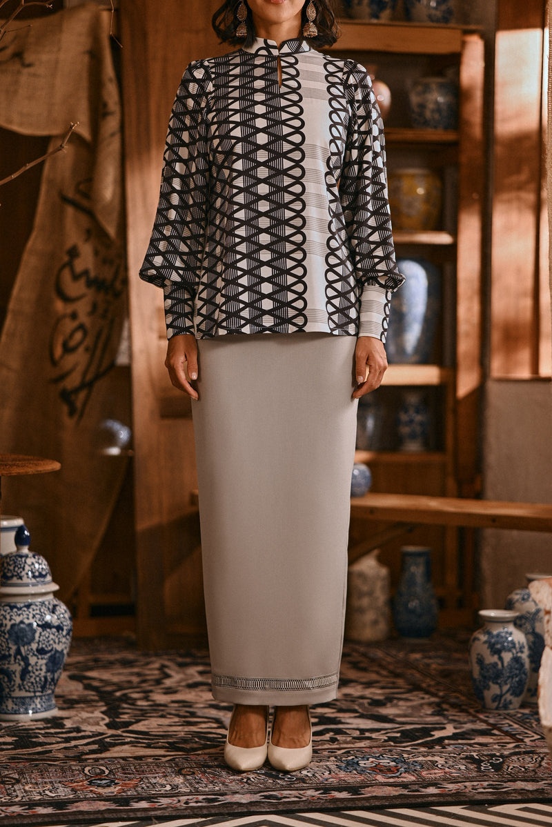 The Hariri Women Lace Skirt - Grey