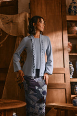 The Hariri Women Classic Kebaya Top - Blue Fog