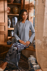 The Hariri Women Classic Kebaya Top - Blue Fog