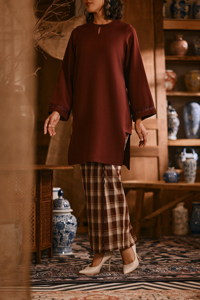 The Hariri Women Broderie Skirt - Cherrywood