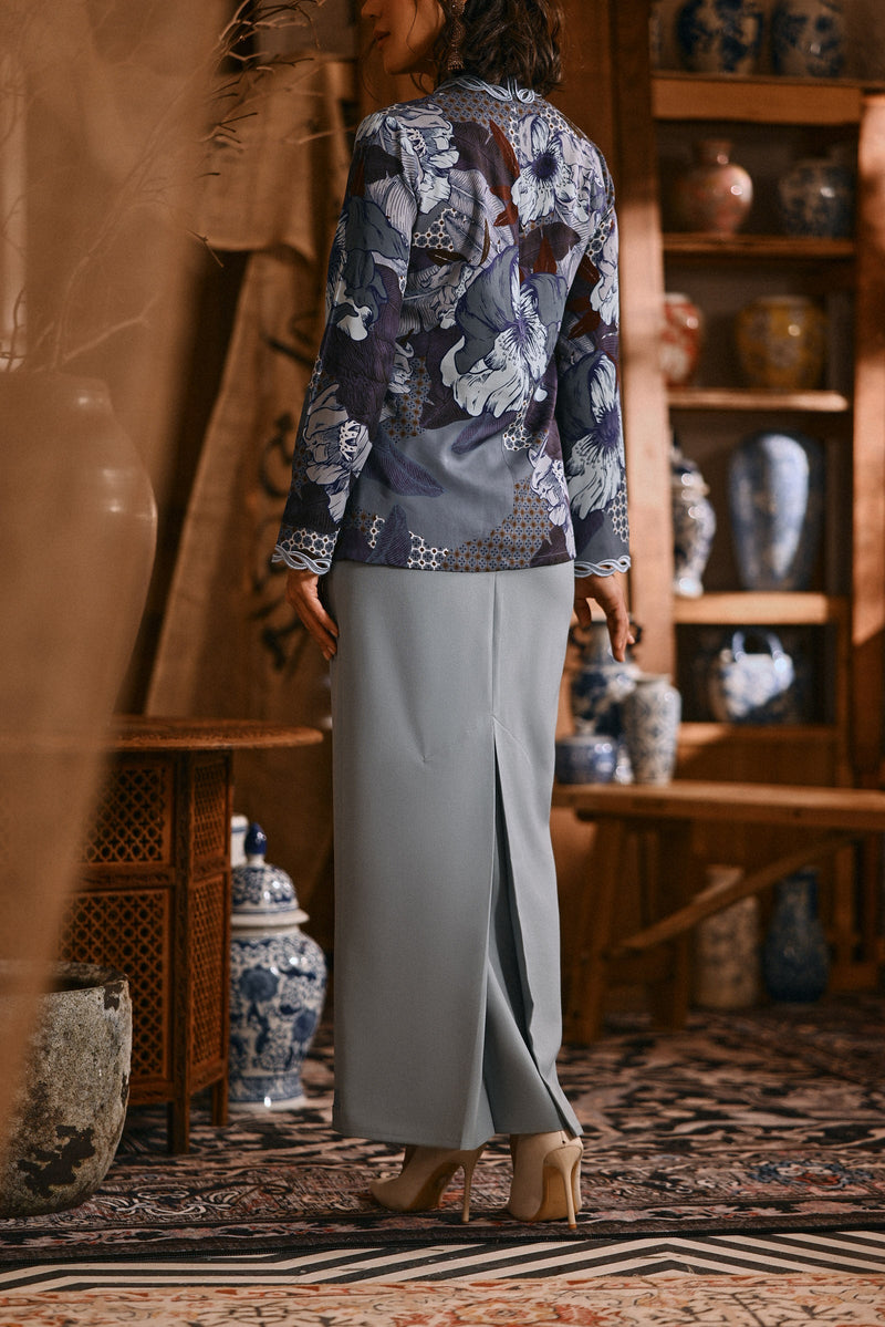 The Hariri Women Lace Skirt - Silver Blue