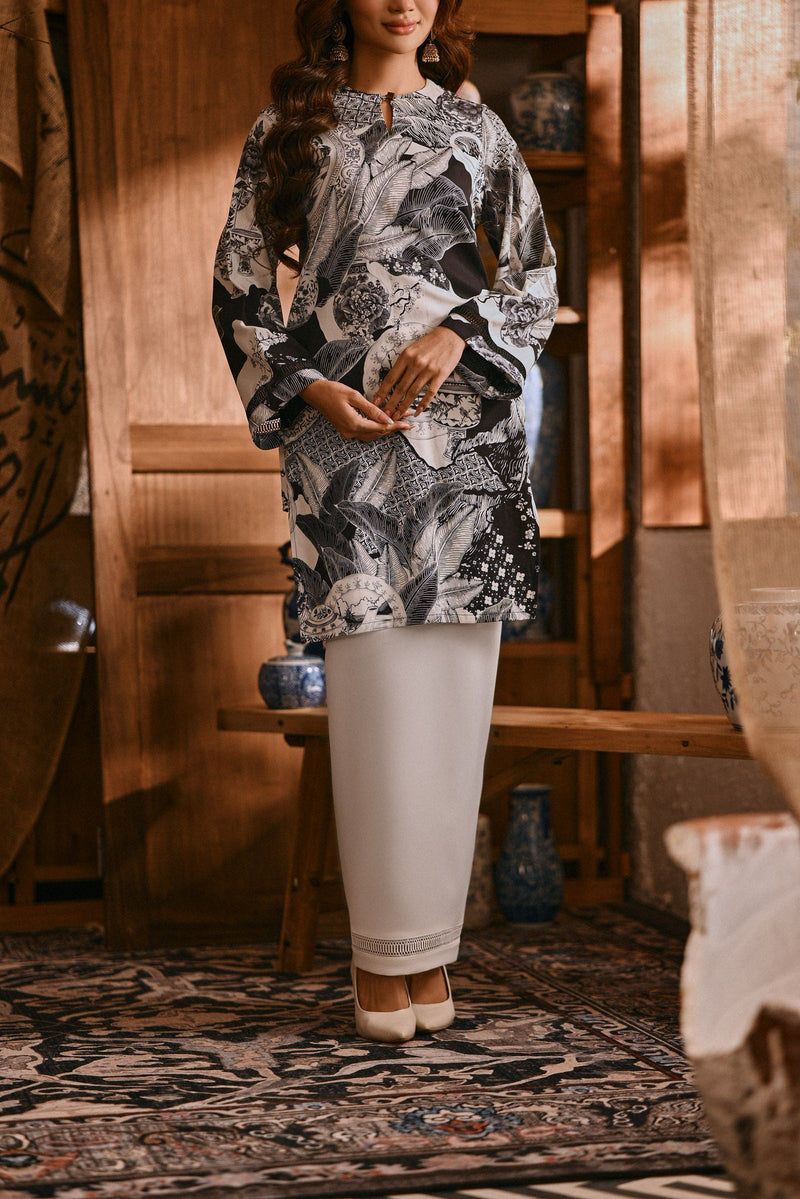 The Hariri Women Lace Skirt - Off White