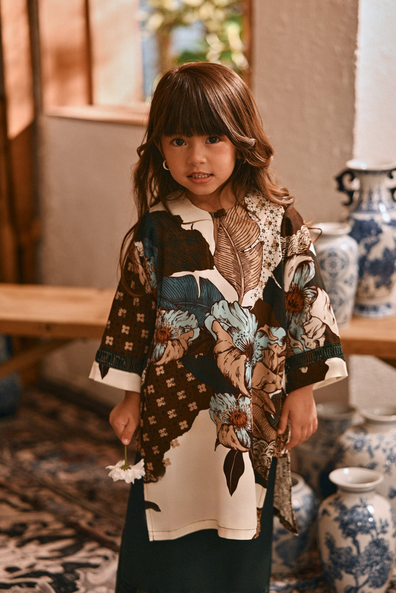 The Hariri Pesak Kurung Top - Amazon